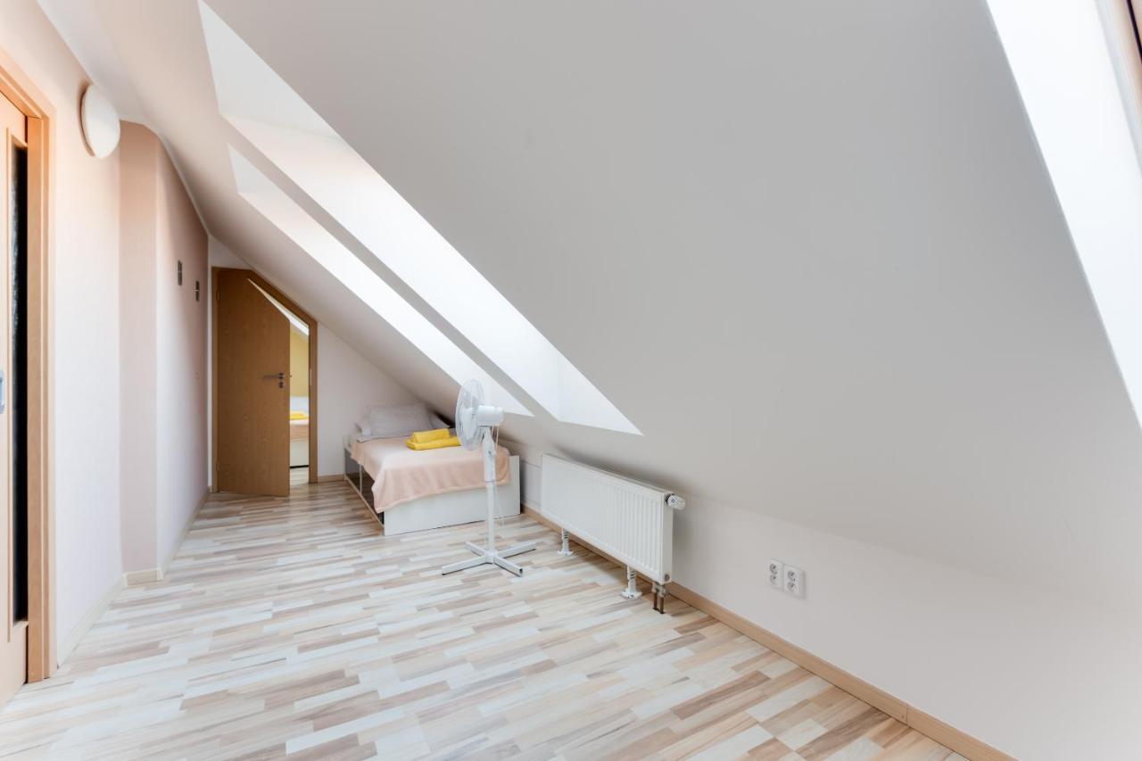 Jane'S Attic Apartment Prague Ngoại thất bức ảnh