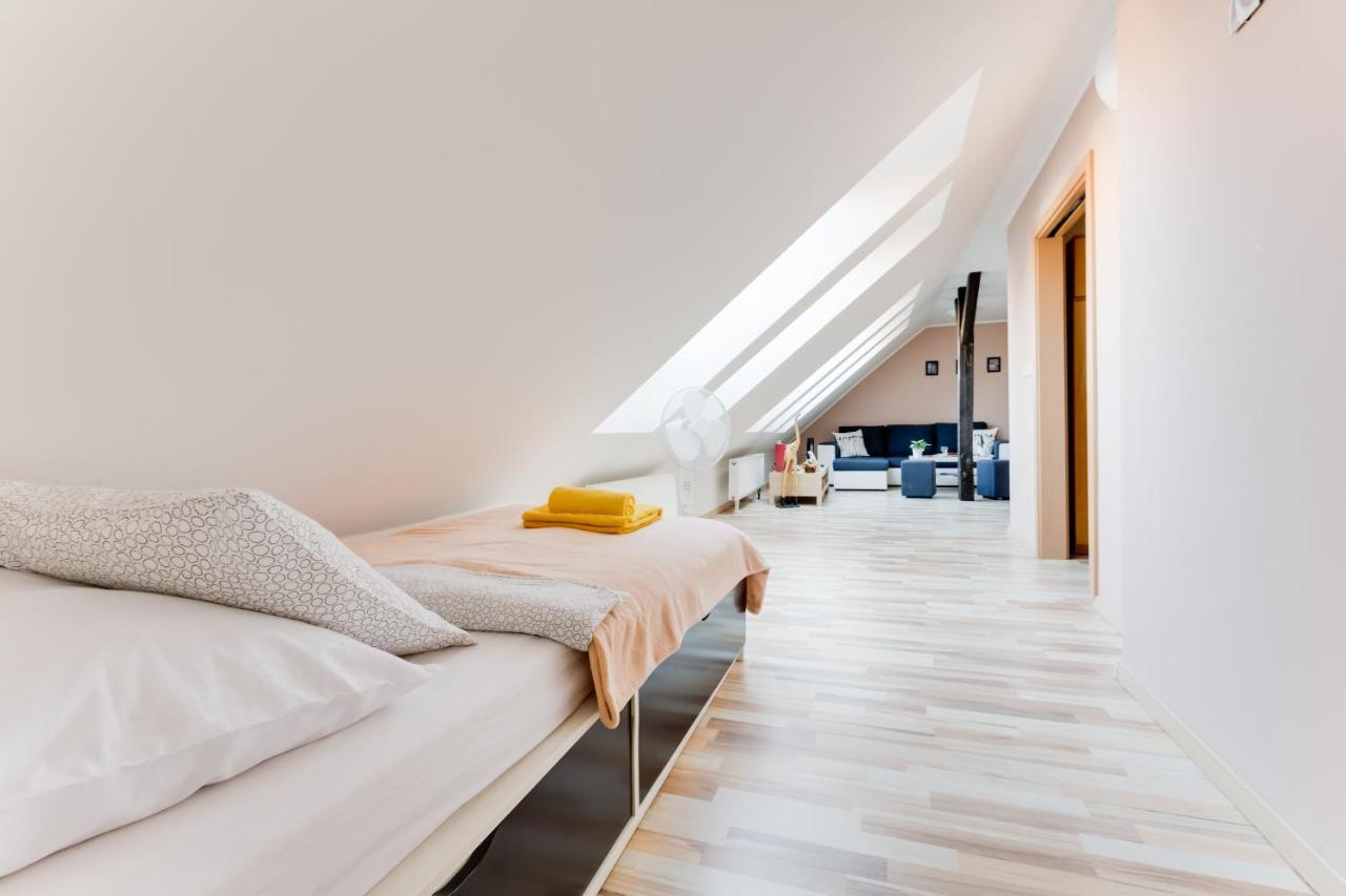 Jane'S Attic Apartment Prague Ngoại thất bức ảnh